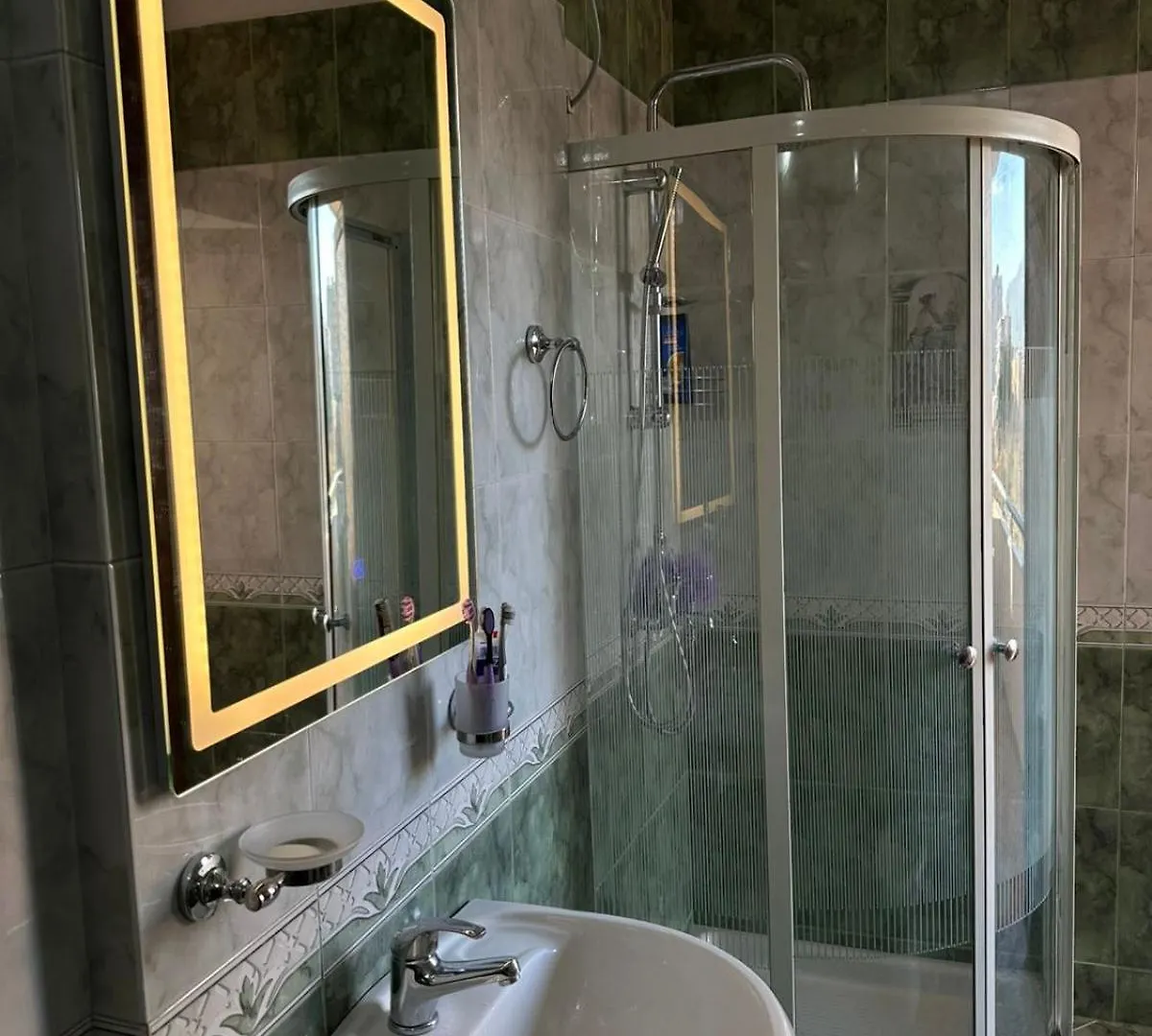 City Center Apartment Vlore 0*,